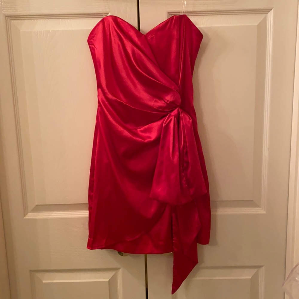 DO+BE Deep Pink/Red Strapless Party Dress
